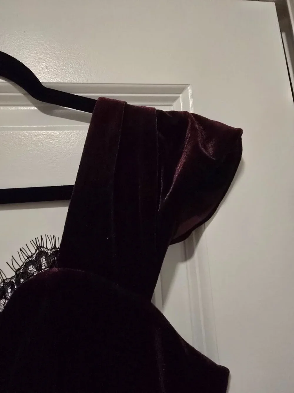 NWT La Femme en Noir Burgundy Velvet Midi Dress XL Lace Gothic Holiday Cocktail - Picture 2 of 7